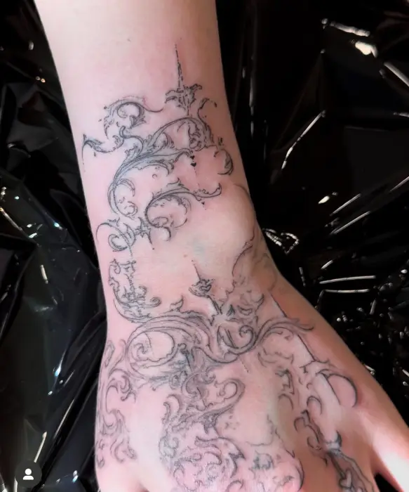 Tatouage réalisé par Louanne Travert